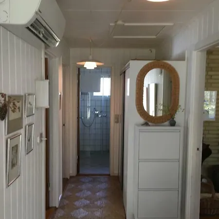 Midtvejshuset *