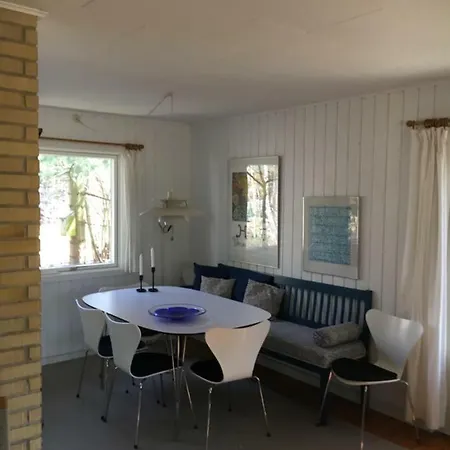Midtvejshuset * Ronne