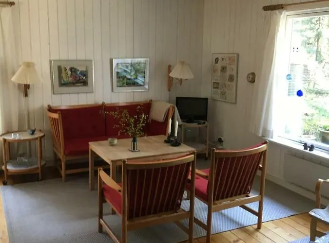 Nyaraló Midtvejshuset Rønne